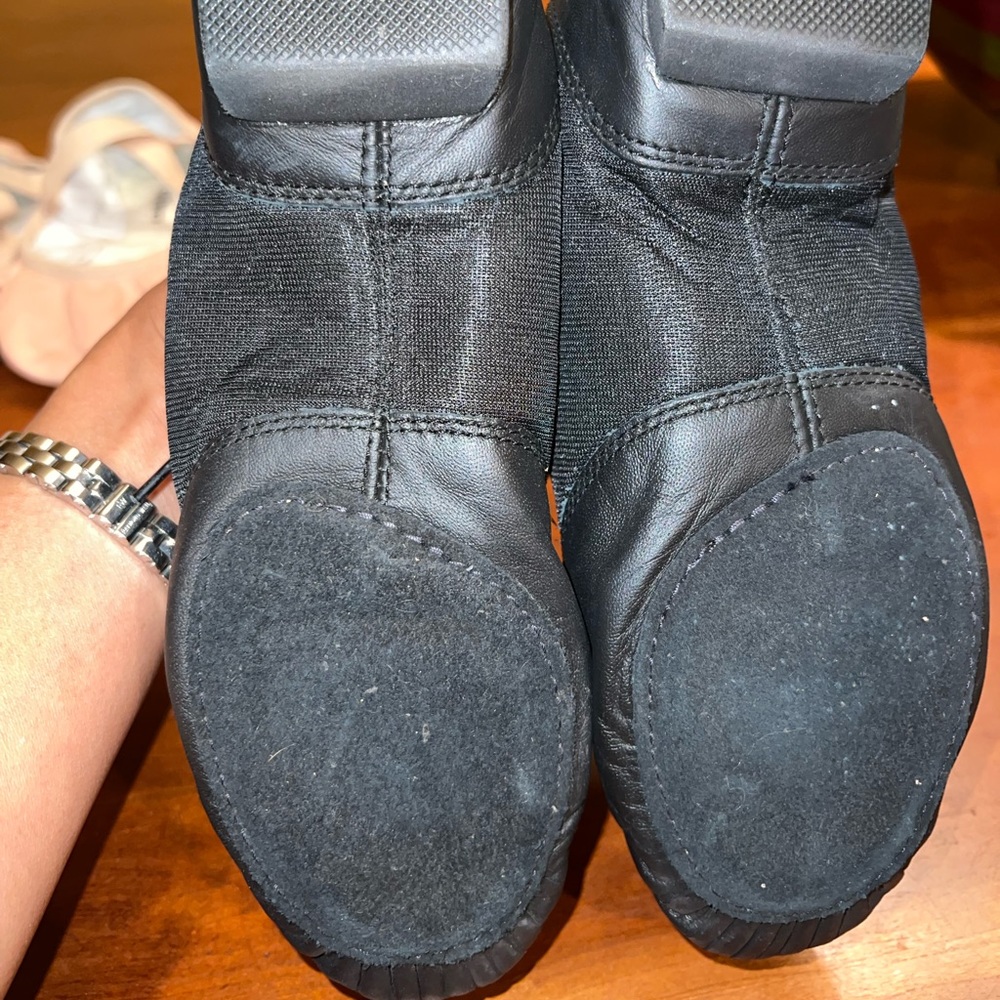 NEW Women’s Capezio E-series jazz shoes - Picture 5 of 9